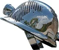 Каска - скульптура абстрактная скульптура из нержавеющей стали на заказ — Вельск  